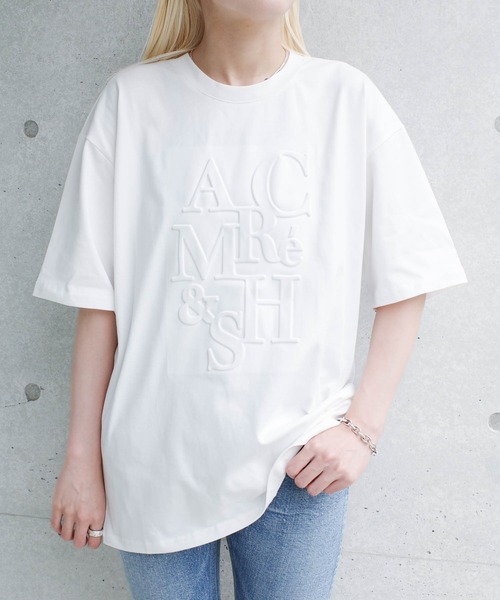 SWITCH BY ARCH(スイッチバイアーチ)の「【W】【it】【ARC】【SWITCH by ARCH】エンボス ロゴ Tシャツ(Tシャツ/カットソー・レディース・ホワイト/ブラック・FREE)」の2枚目の写真