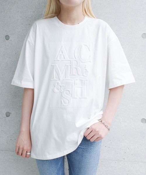 SWITCH BY ARCH(スイッチバイアーチ)の「【W】【it】【ARC】【SWITCH by ARCH】エンボス ロゴ Tシャツ(Tシャツ/カットソー・レディース・ホワイト/ブラック・FREE)」の3枚目の写真