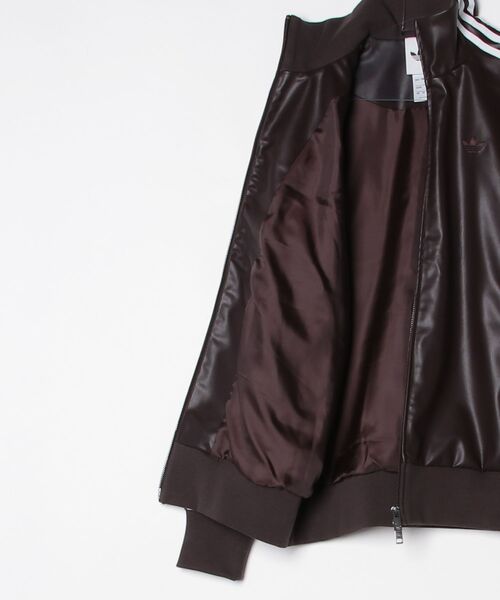 adidas(アディダス)の「adidas PLEATHER 3STRIPES TRACK TOP / アディダス プレザー 3ストライプ トラックトップ(その他アウター・メンズ・ブラウン・XL/L/M/S/XXL)」の3枚目の写真