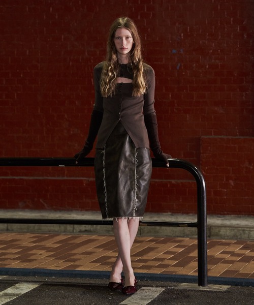 JOSE MOON（ジョゼムーン）の「FAUX LEATHER TIGHT SKIRT/フォーレザータイトスカート（スカート・レディース・ブラック/カーキ・36/38）」の8枚目の写真