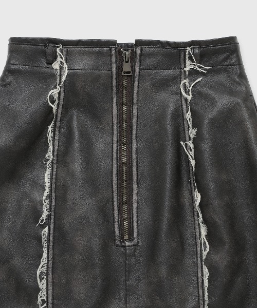 JOSE MOON（ジョゼムーン）の「FAUX LEATHER TIGHT SKIRT/フォーレザータイトスカート（スカート・レディース・ブラック/カーキ・36/38）」の6枚目の写真