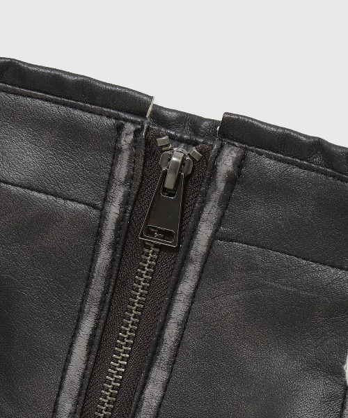 JOSE MOON（ジョゼムーン）の「FAUX LEATHER TIGHT SKIRT/フォーレザータイトスカート（スカート・レディース・ブラック/カーキ・36/38）」の7枚目の写真