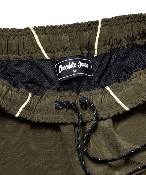 Chocolate Jesus （チョコレートジーザス ）の「CJ PERFORMANCE TRACK PANTS（その他パンツ・メンズ・ブラック/オリーブ・SMALL/MEDIUM/LARGE/X-LARGE）」の4枚目の写真