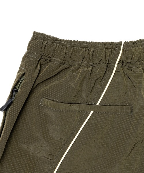 Chocolate Jesus （チョコレートジーザス ）の「CJ PERFORMANCE TRACK PANTS（その他パンツ・メンズ・ブラック/オリーブ・SMALL/MEDIUM/LARGE/X-LARGE）」の6枚目の写真