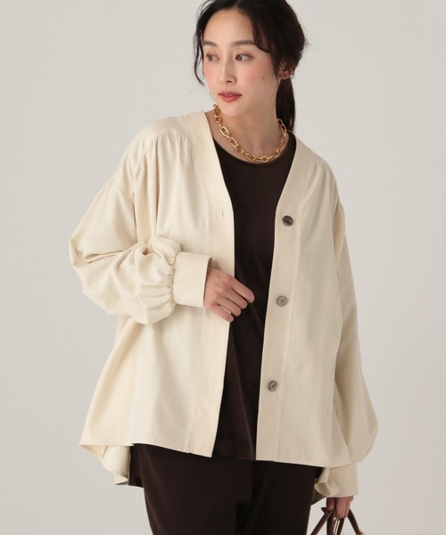 Elura（エルーラ）の「スウェードライクＶブラウス/636913（シャツ/ブラウス・レディース・モカ/オフホワイト/グレー・FREE）」の2枚目の写真