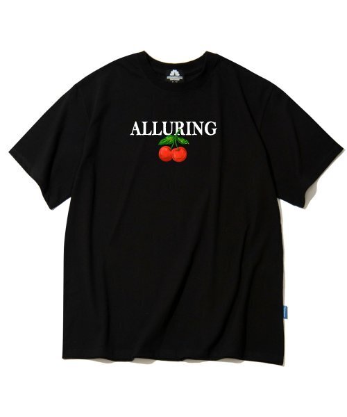 TRIPSHION(トリップション)の「ALLURIG チェリーグラフィックTシャツ - ブラック(Tシャツ/カットソー・メンズ・その他・LARGE/MEDIUM/X-LARGE)」の1枚目の写真