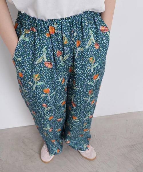 l'atelier du savon（アトリエドサボン）の「ちぎり絵のチューリッププリントパンツ（その他パンツ・レディース・レッド/グリーン・FREE）」の7枚目の写真