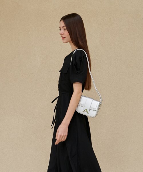 VALLUAT(バリュエット)の「Dellua mini bag_Silver(メッセンジャーバッグ・レディース・その他・FREE)」の2枚目の写真
