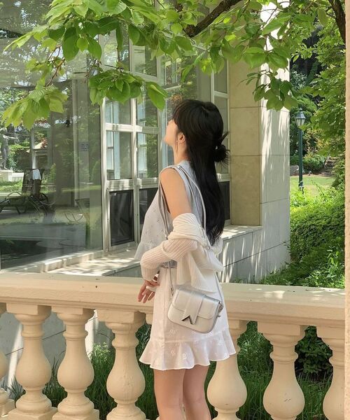 VALLUAT(バリュエット)の「Dellua mini bag_Silver(メッセンジャーバッグ・レディース・その他・FREE)」の3枚目の写真