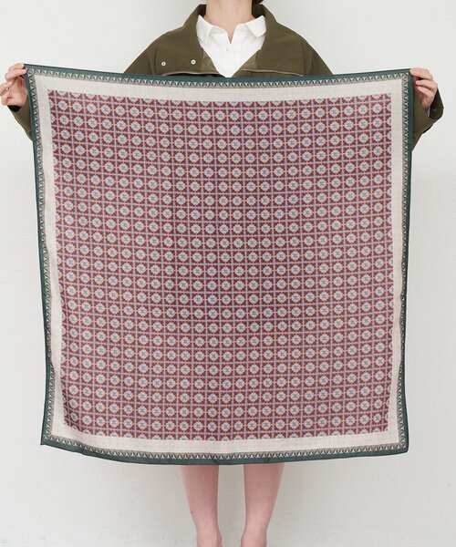 SHENERY（シーナリー）の「リバーシブルスカーフ（バンダナ/スカーフ・レディース・ブラウン・FREE）」の2枚目の写真