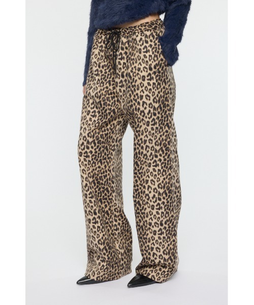 MOUSSY(マウジー)の「DRAWSTRING トラックパンツ(スラックス・レディース・ネイビー/ブラウン系その他/ライトブラウン・1/2)」の7枚目の写真