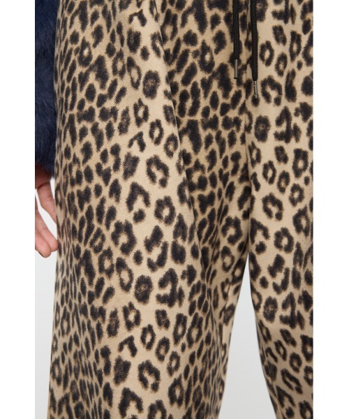 MOUSSY(マウジー)の「DRAWSTRING トラックパンツ(スラックス・レディース・ネイビー/ブラウン系その他/ライトブラウン・1/2)」の8枚目の写真