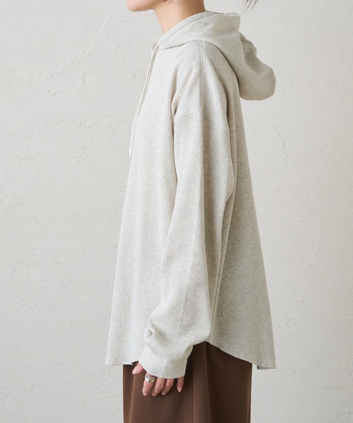 PUAL CE CIN（ピュアルセシン）の「ワッフルレイヤードパーカー（パーカー・レディース・チャコールグレー/オートミール・FREE）」の20枚目の写真