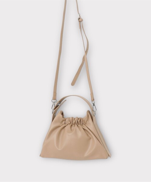 fredy emue（フレディエミュ）の「ギャザー三角ワンハンドルバッグ（ショルダーバッグ・レディース・アイボリー/ブラック/シルバー/ベージュ・FREE）」の16枚目の写真