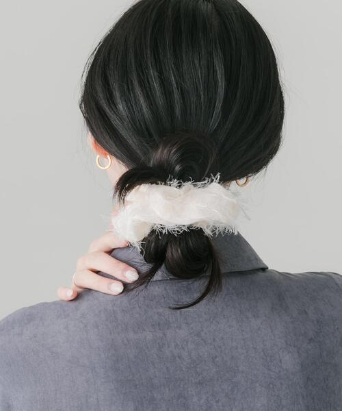 SMELLY（スメリー）の「シアーフリンジシュシュ（シュシュ・レディース・アイボリー・-）」の6枚目の写真