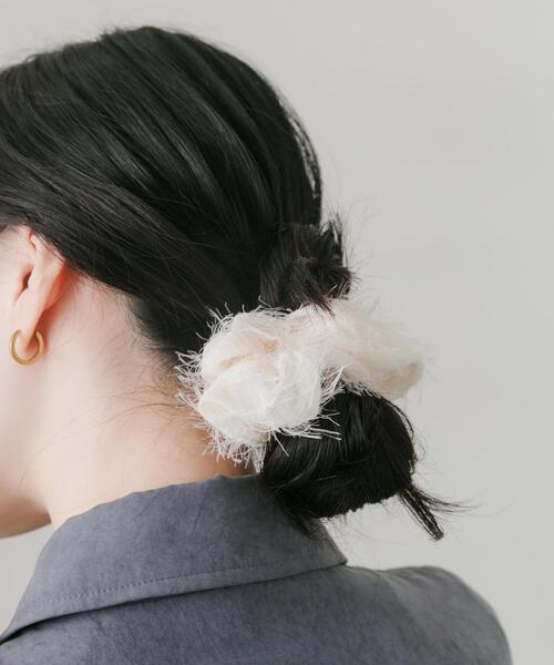 SMELLY（スメリー）の「シアーフリンジシュシュ（シュシュ・レディース・アイボリー・-）」の7枚目の写真