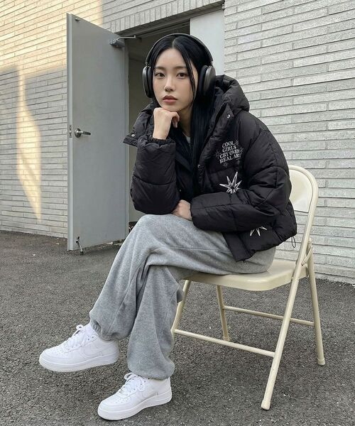 ARTISTWEAR（アーティストウェア）の「[3COLORS] スパークルフードクロップショートパディング（ダウンジャケット/コート・レディース・ブラウン/ブラック/クリーム・MEDIUM/LARGE）」の10枚目の写真