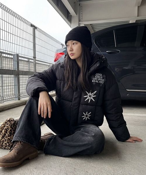 ARTISTWEAR（アーティストウェア）の「[3COLORS] スパークルフードクロップショートパディング（ダウンジャケット/コート・レディース・ブラウン/ブラック/クリーム・MEDIUM/LARGE）」の12枚目の写真