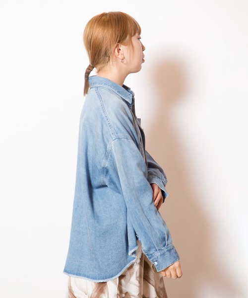 OSMOSIS（オズモーシス）の「セルロースデニムビッグシャツ（シャツ/ブラウス・レディース・ライトブルー/ブラック/ブルー・ONE SIZE）」の14枚目の写真