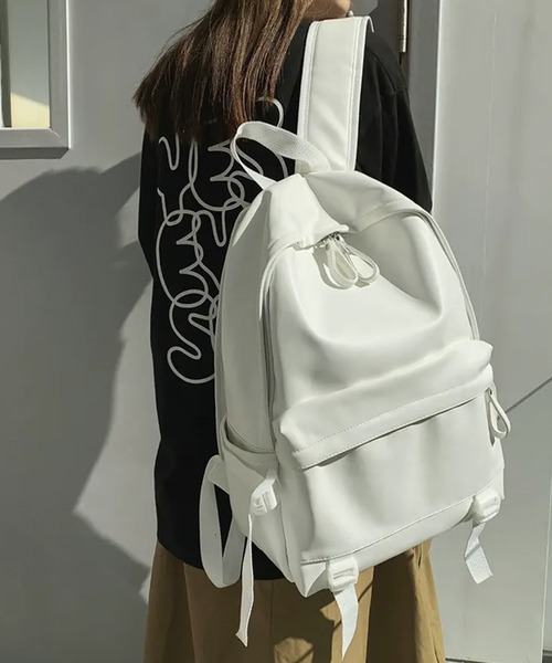 WESTBOY(ウエストボーイ)の「ユニセックス ミニマルフェイクレザー バックパック リュック WO26S1BG03(バックパック/リュック・メンズ・ホワイト/ブラック・FREE)」の9枚目の写真