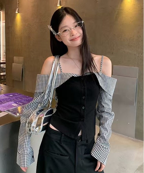 AsheKsha(アシクシャ)の「オフショルダーストラップ付きチェック柄パッチワーク長袖トップス(シャツ/ブラウス・レディース・ブラック/ホワイト・M)」の7枚目の写真