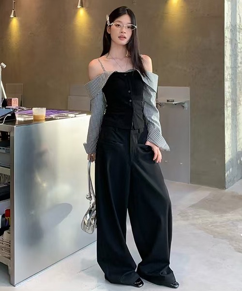 AsheKsha(アシクシャ)の「オフショルダーストラップ付きチェック柄パッチワーク長袖トップス(シャツ/ブラウス・レディース・ブラック/ホワイト・M)」の8枚目の写真
