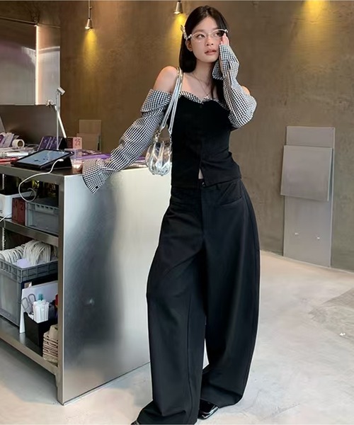 AsheKsha(アシクシャ)の「オフショルダーストラップ付きチェック柄パッチワーク長袖トップス(シャツ/ブラウス・レディース・ブラック/ホワイト・M)」の9枚目の写真