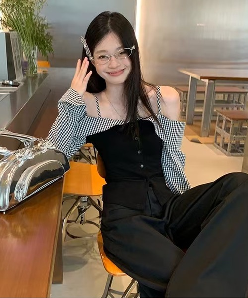 AsheKsha(アシクシャ)の「オフショルダーストラップ付きチェック柄パッチワーク長袖トップス(シャツ/ブラウス・レディース・ブラック/ホワイト・M)」の10枚目の写真