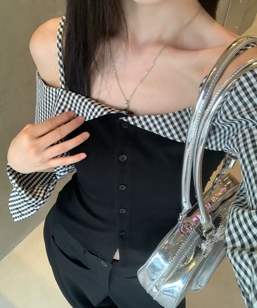 AsheKsha(アシクシャ)の「オフショルダーストラップ付きチェック柄パッチワーク長袖トップス(シャツ/ブラウス・レディース・ブラック/ホワイト・M)」の12枚目の写真