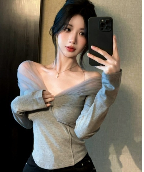 gossip！ロサンゼルス（ゴシップロサンゼルス）の「【Y2Kガーリー】レトロシアー切替長袖Tシャツ/ストレートネックトップス（Tシャツ/カットソー・レディース・グレー・FREE）」の5枚目の写真