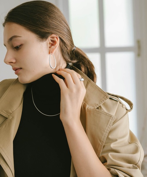 Ops.(オプス)の「ピアス 金属アレルギー対応 フープピアス シルバー925 ゴールド 【Tilk ティルク】(ピアス(両耳用)・レディース・シルバー・ONE SIZE)」の12枚目の写真