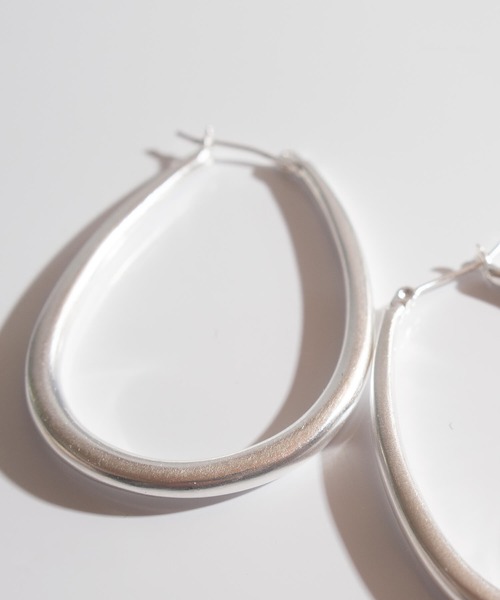 Ops.(オプス)の「ピアス 金属アレルギー対応 フープピアス シルバー925 ゴールド 【Tilk ティルク】(ピアス(両耳用)・レディース・シルバー・ONE SIZE)」の5枚目の写真