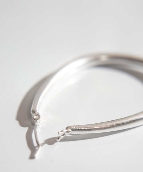 Ops.(オプス)の「ピアス 金属アレルギー対応 フープピアス シルバー925 ゴールド 【Tilk ティルク】(ピアス(両耳用)・レディース・シルバー・ONE SIZE)」の6枚目の写真