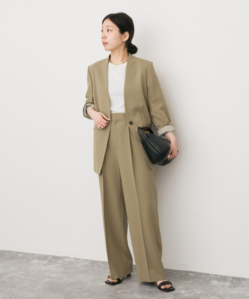 Spick & Span（スピックアンドスパン）の「トロストレッチVカラージャケット（ノーカラージャケット・レディース・ベージュ/ブラック・38/36/34）」の4枚目の写真