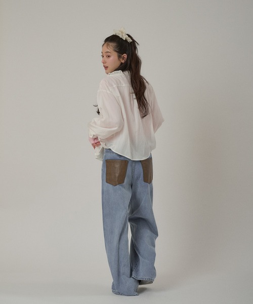 MUHET(ミュエータ)の「synthetic leather pocket cinch back denim pants / 合成皮革ポケットシンチバックデニムパンツ(デニムパンツ・レディース・インディゴブルー/ライトインディゴブルー・SMALL/MEDIUM/LARGE)」の15枚目の写真