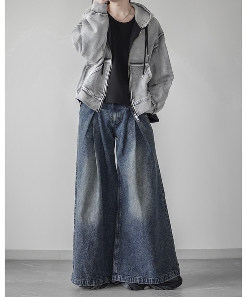 ELLUV（エルブ）の「【ELLUV/エルヴ】13ozティックネスデニム ディメンションタック ワイドフレアスラックス（デニムパンツ・メンズ・ダークインディゴブルー/ブラック/ライトインディゴブルー・S/M/XS）」の12枚目の写真