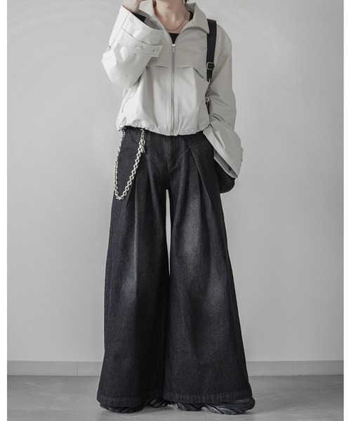 ELLUV（エルブ）の「【ELLUV/エルヴ】13ozティックネスデニム ディメンションタック ワイドフレアスラックス（デニムパンツ・メンズ・ダークインディゴブルー/ブラック/ライトインディゴブルー・S/M/XS）」の6枚目の写真