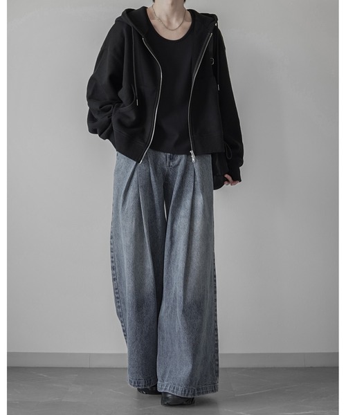 ELLUV（エルブ）の「【ELLUV/エルヴ】13ozティックネスデニム ディメンションタック ワイドフレアスラックス（デニムパンツ・メンズ・ダークインディゴブルー/ブラック/ライトインディゴブルー・S/M/XS）」の20枚目の写真