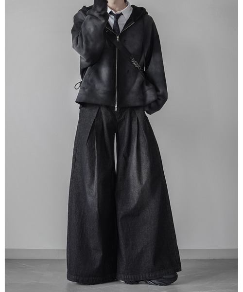 ELLUV（エルブ）の「【ELLUV/エルヴ】13ozティックネスデニム ディメンションタック ワイドフレアスラックス（デニムパンツ・メンズ・ダークインディゴブルー/ブラック/ライトインディゴブルー・S/M/XS）」の7枚目の写真