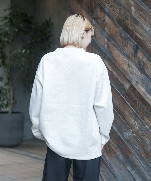 Blue Standard (ブルースタンダード)の「【BLUE STANDARD/ブルースタンダード】【もちもち高見えクッション素材】パフィースウェット トレーナー シワにならない 部分刺繍 ストレッチ ユニセックス(スウェット・メンズ・ダークグリーン/チャコールグレー/アイボリー/グレー・LARGE/MEDIUM/X-LARGE)」の8枚目の写真