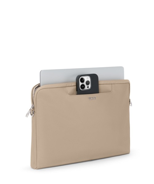 TUMI（トゥミ）の「VOYAGEUR 「ダコタ」ラップトップ・クロスボディ（A4/PC14インチまで対応）（PC・タブレットケース・レディース・ブラック×ゴールド/インディゴブルー/オートミール/ブラック×グレー・FREE）」の7枚目の写真