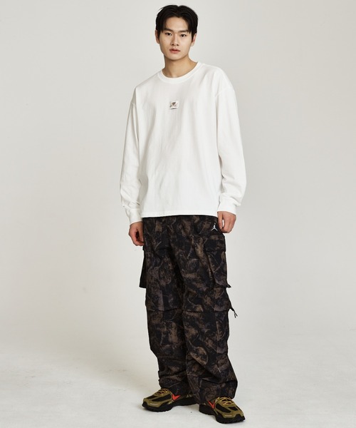 NIKE(ナイキ)の「ナイキ スポーツウェア ロングスリーブ Tシャツ / Nike Sportswear Long-Sleeve T-Shirt IO9761-100 White(Tシャツ/カットソー・メンズ・ホワイト・XL/2XL/S/M/L)」の3枚目の写真