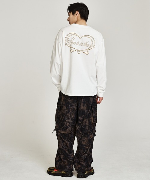 NIKE(ナイキ)の「ナイキ スポーツウェア ロングスリーブ Tシャツ / Nike Sportswear Long-Sleeve T-Shirt IO9761-100 White(Tシャツ/カットソー・メンズ・ホワイト・XL/2XL/S/M/L)」の4枚目の写真