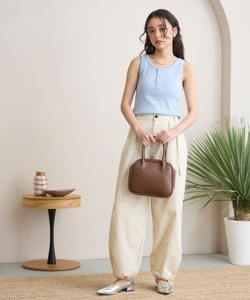THE CRAFT CREW PRODUCTS(ザクラフトクループロダクツ)の「接触冷感 カップ付き ヘンリーネック リブタンクトップ / UVカット【THE CRAFT CREW PRODUCTS】(タンクトップ・レディース・レッド/ライトカーキ/ブラック/オフホワイト/ブラウン/ライトブルー/ネイビー/ダークグレー・S/L/M)」の16枚目の写真