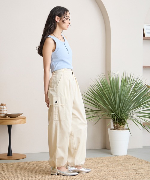 THE CRAFT CREW PRODUCTS(ザクラフトクループロダクツ)の「接触冷感 カップ付き ヘンリーネック リブタンクトップ / UVカット【THE CRAFT CREW PRODUCTS】(タンクトップ・レディース・レッド/ライトカーキ/ブラック/オフホワイト/ブラウン/ライトブルー/ネイビー/ダークグレー・S/L/M)」の17枚目の写真