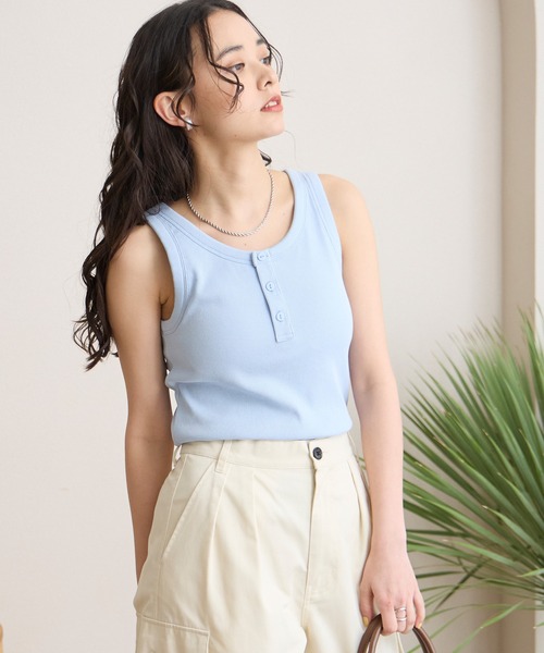 THE CRAFT CREW PRODUCTS(ザクラフトクループロダクツ)の「接触冷感 カップ付き ヘンリーネック リブタンクトップ / UVカット【THE CRAFT CREW PRODUCTS】(タンクトップ・レディース・レッド/ライトカーキ/ブラック/オフホワイト/ブラウン/ライトブルー/ネイビー/ダークグレー・S/L/M)」の20枚目の写真