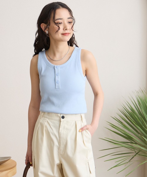 THE CRAFT CREW PRODUCTS(ザクラフトクループロダクツ)の「接触冷感 カップ付き ヘンリーネック リブタンクトップ / UVカット【THE CRAFT CREW PRODUCTS】(タンクトップ・レディース・レッド/ライトカーキ/ブラック/オフホワイト/ブラウン/ライトブルー/ネイビー/ダークグレー・S/L/M)」の9枚目の写真