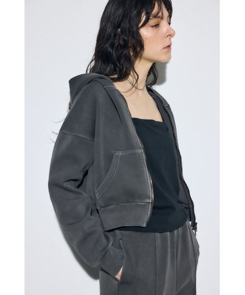 AZUL by moussy（アズールバイマウジー）の「ピグメントダブルジップフーディー（パーカー・レディース・ライトブラック/アイボリー/カーキ・FREE）」の17枚目の写真