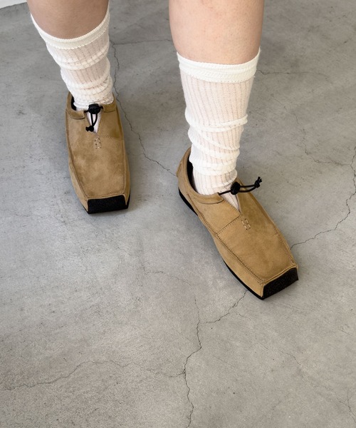 CANAL JEAN（キャナルジーン）の「diggity　スクエアトゥモカシン（モカシン/デッキシューズ・レディース・ベージュ/ブラック・24.5/24/23.5）」の2枚目の写真