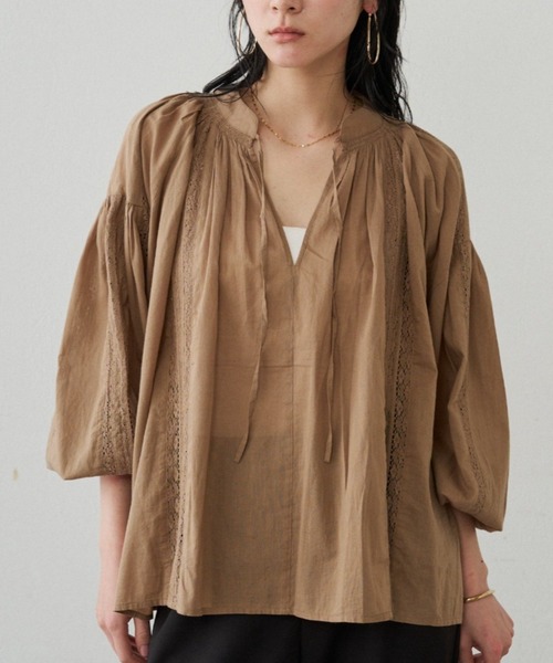 LOUNGEDRESS(ラウンジドレス)の「【INDIA】スキッパーレースブラウス(シャツ/ブラウス・レディース・オフホワイト/ベージュ/ブラック・FREE)」の3枚目の写真
